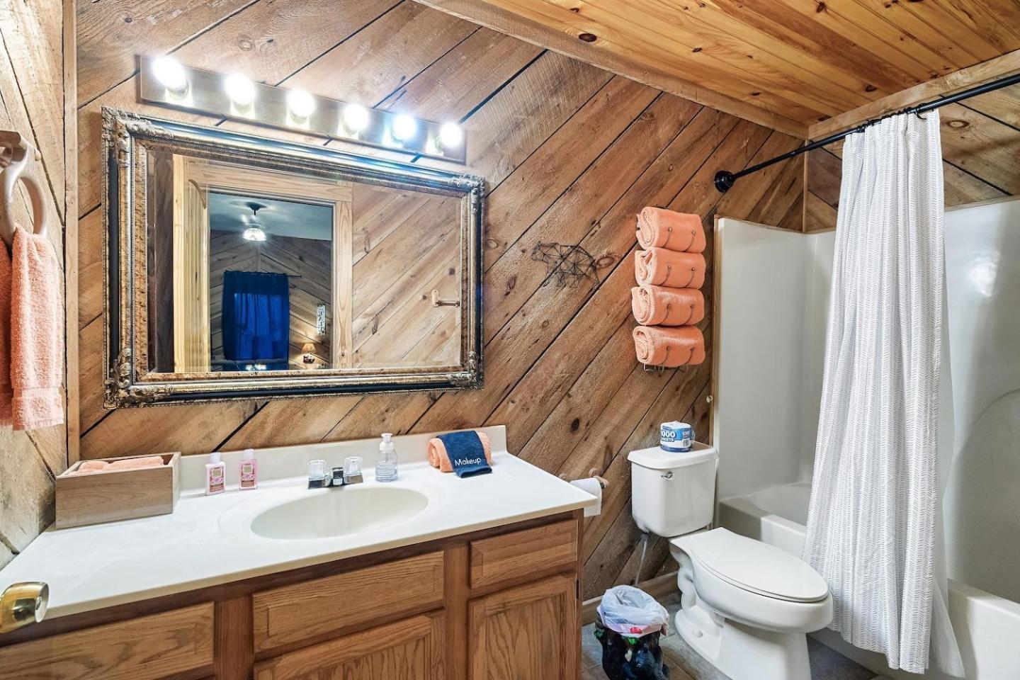 Romantic Mtn Cabin Hot Tub & Jacuzzi Views Sevierville Exterior photo