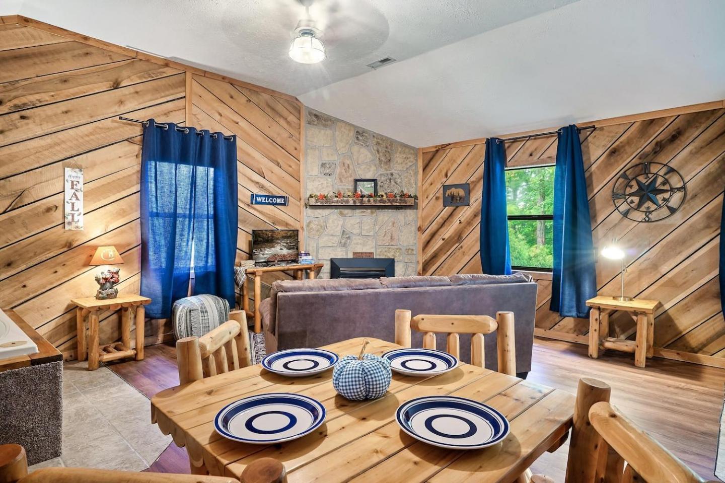 Romantic Mtn Cabin Hot Tub & Jacuzzi Views Sevierville Exterior photo
