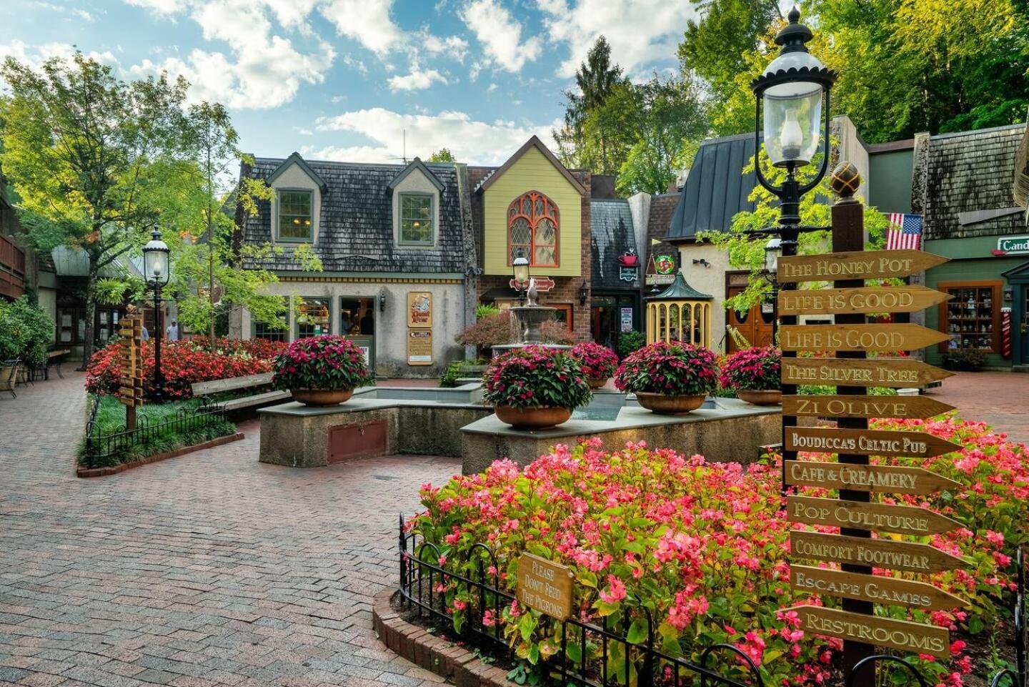 Romantic Mtn Cabin Hot Tub & Jacuzzi Views Sevierville Exterior photo